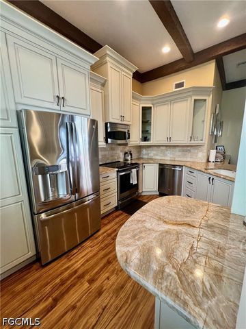 619 Beachwalk CIR I201, Naples, FL 34108