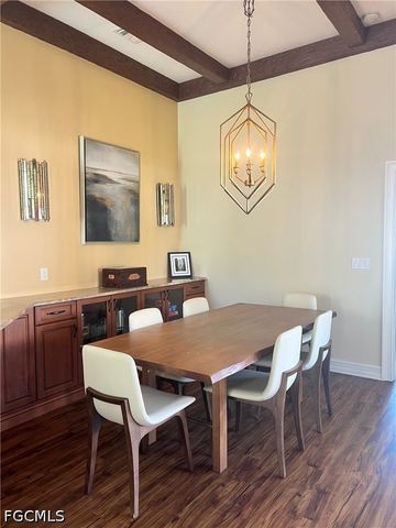 619 Beachwalk CIR I201, Naples, FL 34108