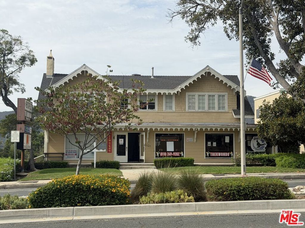 2620 Foothill Boulevard, La Crescenta, CA 91214 — exterior