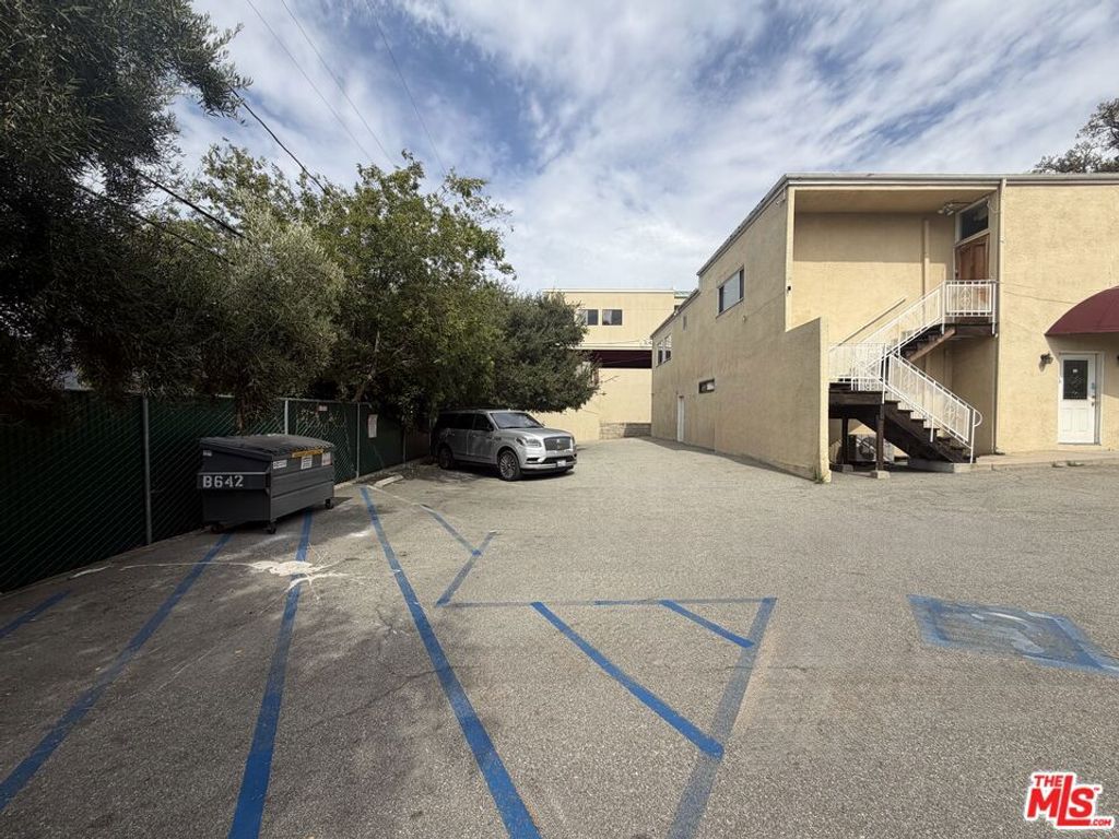 2620 Foothill Boulevard, La Crescenta, CA 91214 — photo 4
