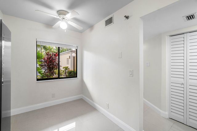 7290 KINGHURST Drive 106, Delray Beach, FL 33446