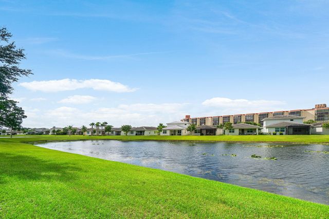 7290 KINGHURST Drive 106, Delray Beach, FL 33446