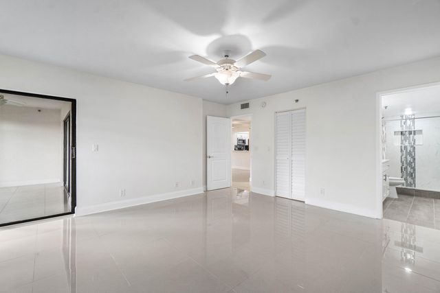 7290 KINGHURST Drive 106, Delray Beach, FL 33446