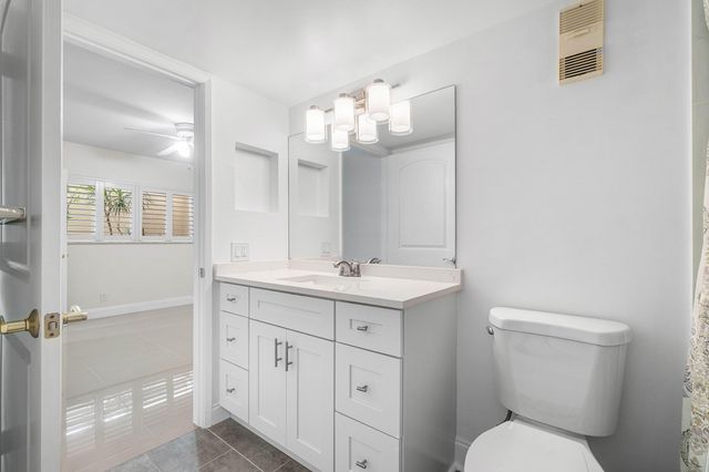 7290 KINGHURST Drive 106, Delray Beach, FL 33446