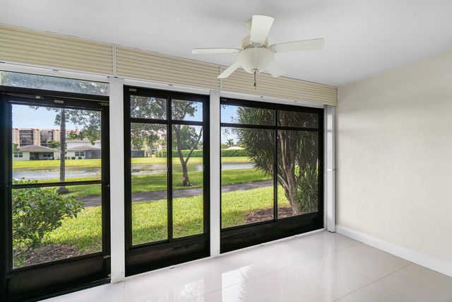 7290 KINGHURST Drive 106, Delray Beach, FL 33446