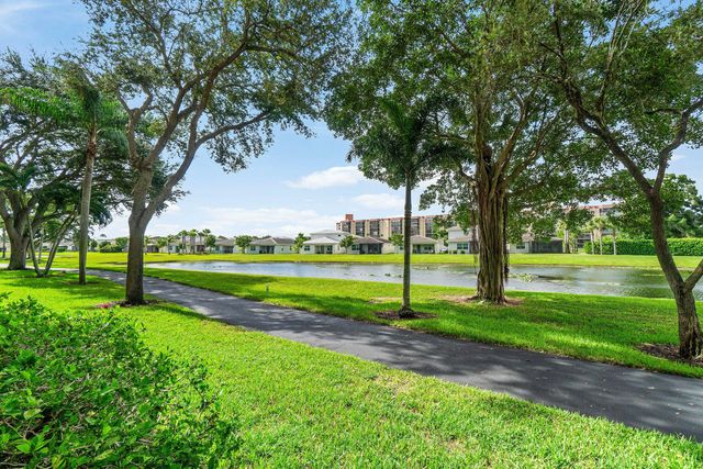 7290 KINGHURST Drive 106, Delray Beach, FL 33446