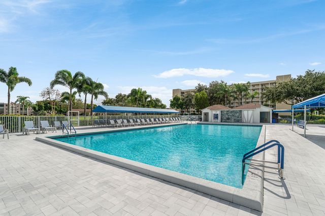 7290 KINGHURST Drive 106, Delray Beach, FL 33446