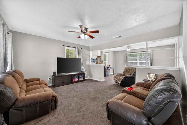 7436 Harlem Street, Baytown, TX 77521
