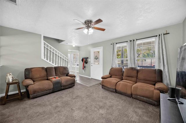 7436 Harlem Street, Baytown, TX 77521