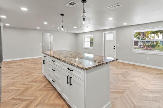 510 69TH STREET, Holmes Beach, FL 34217