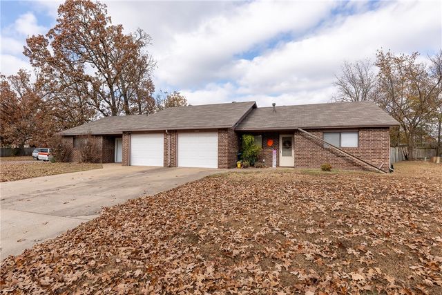 11 units total W Beechwood Drive, Rogers, AR 72756