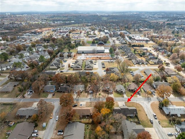 11 units total W Beechwood Drive, Rogers, AR 72756