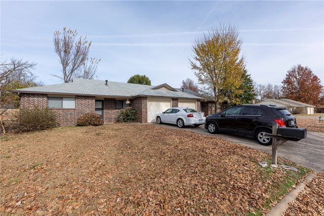 11 units total W Beechwood Drive, Rogers, AR 72756