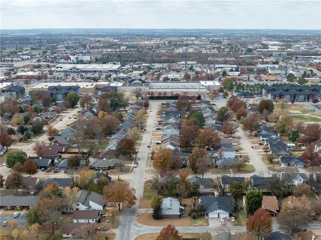 11 units total W Beechwood Drive, Rogers, AR 72756