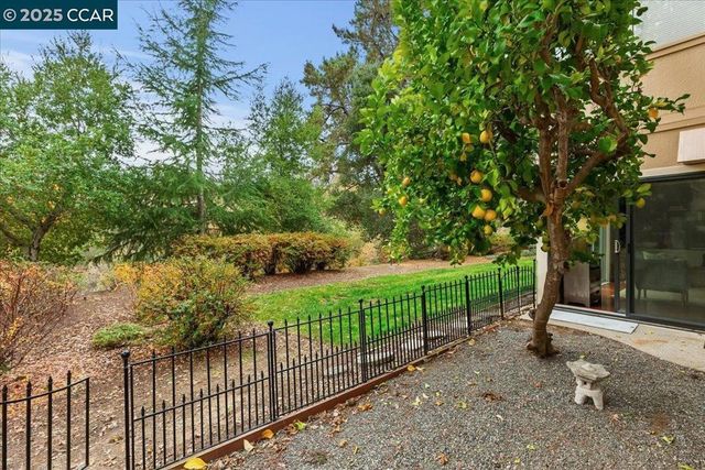 1857 Golden Rain Rd Unit 2, Walnut Creek, CA 94595