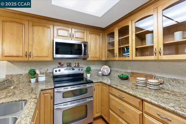 1857 Golden Rain Rd Unit 2, Walnut Creek, CA 94595