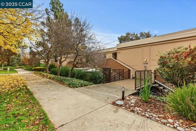 1857 Golden Rain Rd Unit 2, Walnut Creek, CA 94595