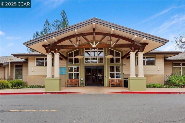 1857 Golden Rain Rd Unit 2, Walnut Creek, CA 94595