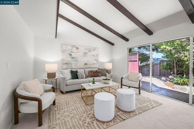 1085 Country Club Drive, Moraga, CA 94556
