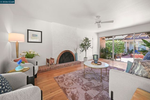 1085 Country Club Drive, Moraga, CA 94556