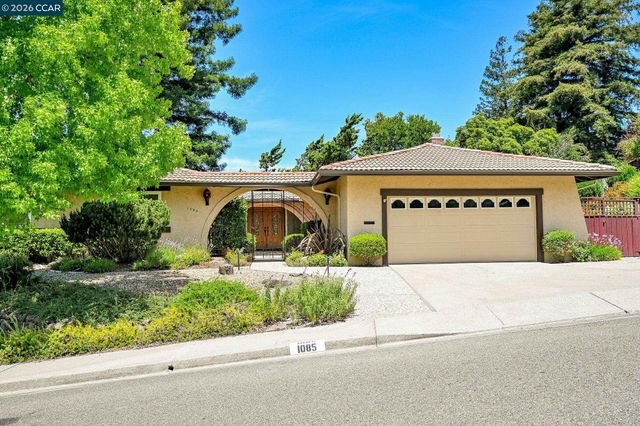 1085 Country Club Drive, Moraga, CA 94556