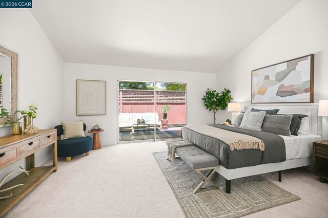1085 Country Club Drive, Moraga, CA 94556