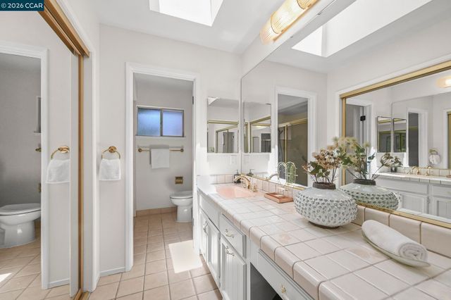 1085 Country Club Drive, Moraga, CA 94556