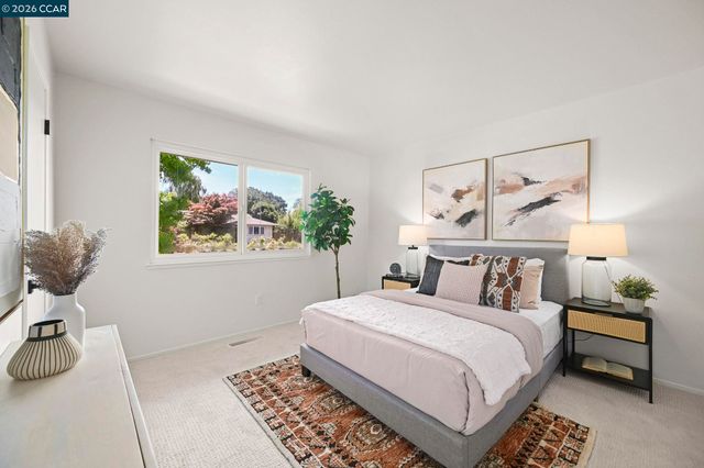 1085 Country Club Drive, Moraga, CA 94556