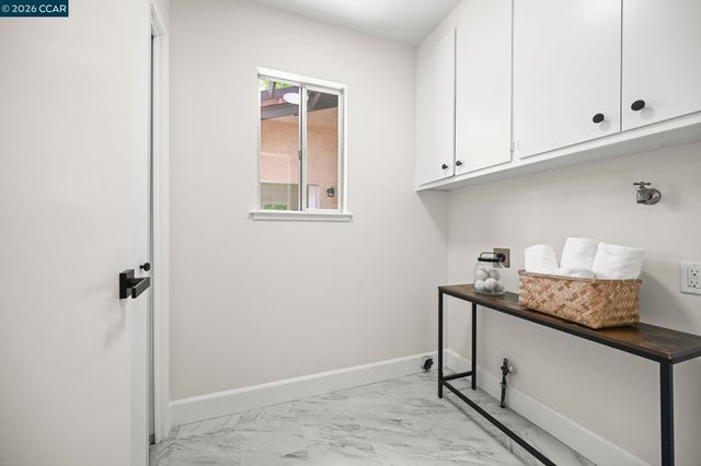 1085 Country Club Drive, Moraga, CA 94556