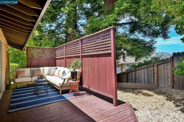 1085 Country Club Drive, Moraga, CA 94556