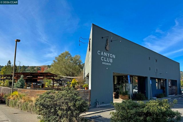 1085 Country Club Drive, Moraga, CA 94556