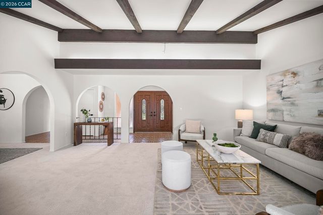 1085 Country Club Drive, Moraga, CA 94556