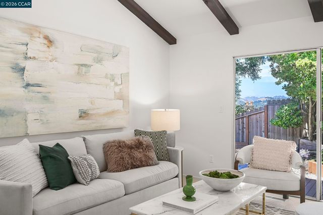 1085 Country Club Drive, Moraga, CA 94556