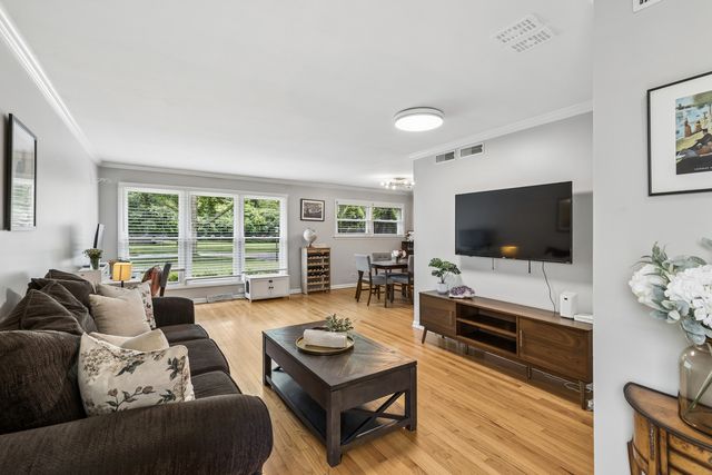 552 Burton Avenue, Highland Park, IL 60035