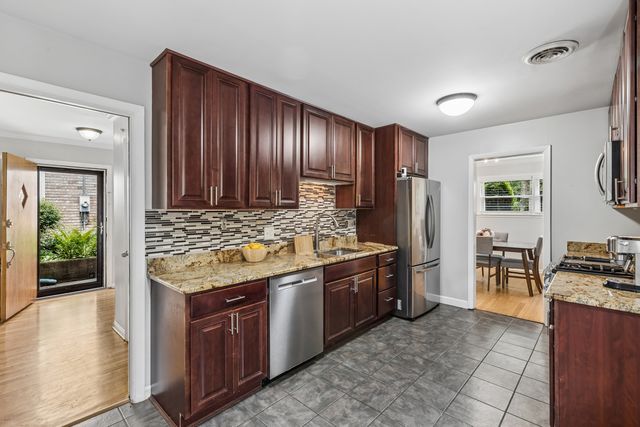 552 Burton Avenue, Highland Park, IL 60035