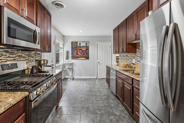 552 Burton Avenue, Highland Park, IL 60035