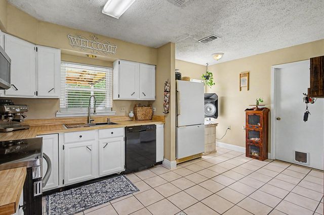 605 Alex St, Houma, LA 70360