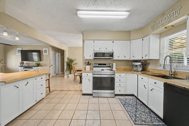 605 Alex St, Houma, LA 70360