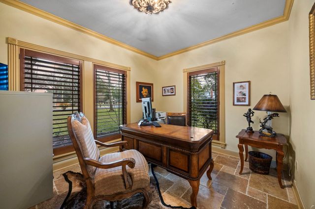 1524 Travis Street, Columbus, TX 78934