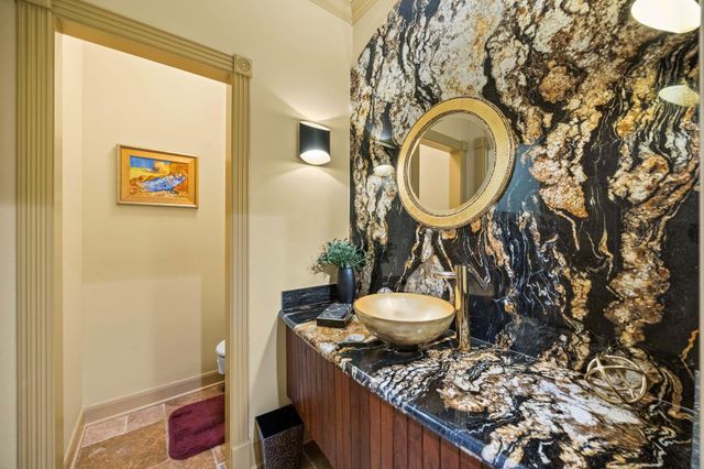 1524 Travis Street, Columbus, TX 78934