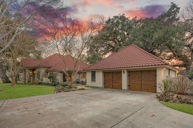 1524 Travis Street, Columbus, TX 78934