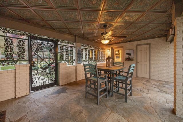 1524 Travis Street, Columbus, TX 78934