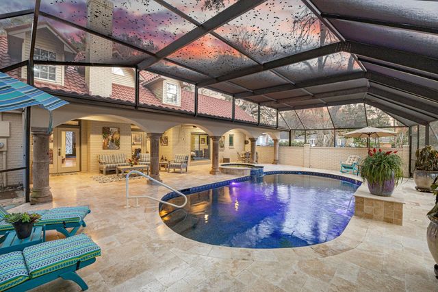 1524 Travis Street, Columbus, TX 78934