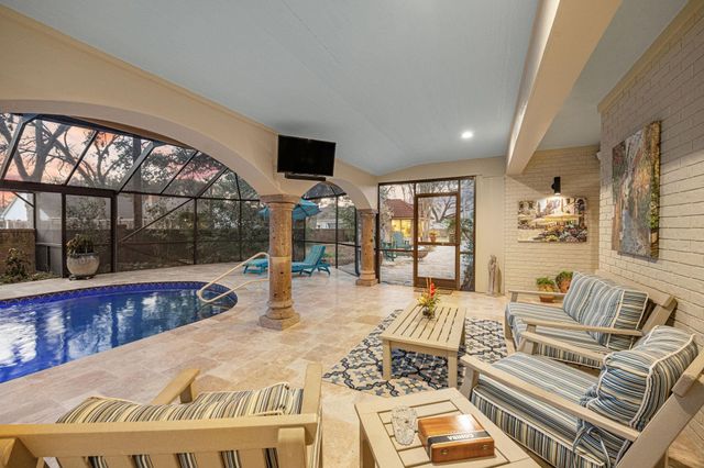 1524 Travis Street, Columbus, TX 78934