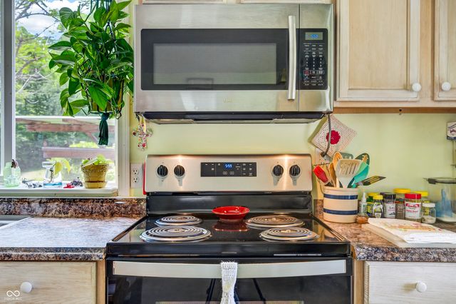 5053 Bittersweet Road, Morgantown, IN 46160