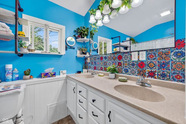 5053 Bittersweet Road, Morgantown, IN 46160