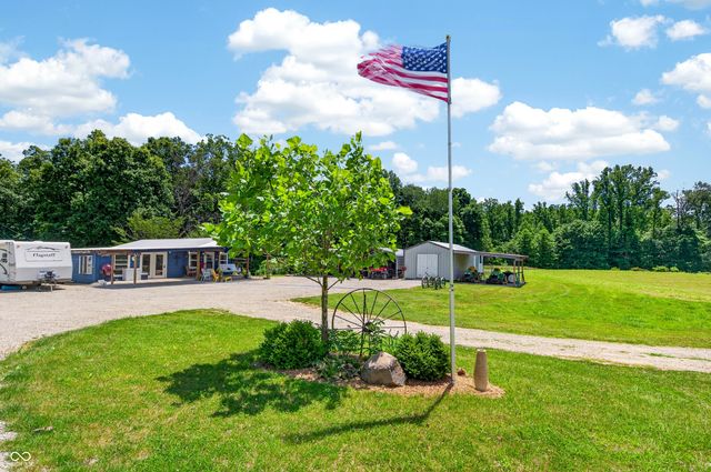 5053 Bittersweet Road, Morgantown, IN 46160