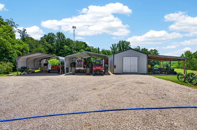 5053 Bittersweet Road, Morgantown, IN 46160
