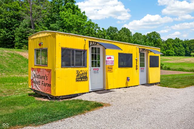 5053 Bittersweet Road, Morgantown, IN 46160