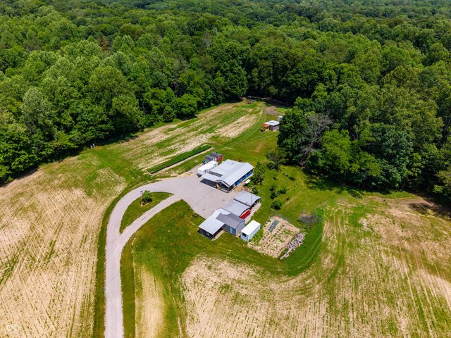 5053 Bittersweet Road, Morgantown, IN 46160